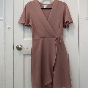 Light pink monteau short sleeve dress